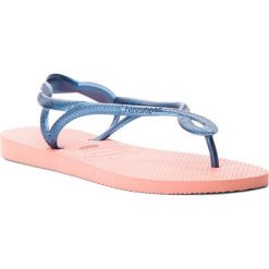 Sandały HAVAIANAS - Luna 41296970082 Silk Rose. Niebieskie klapki damskie Havaianas, bez wzorów, z tworzywa sztucznego, bez obcasa. W wyprzedaży za 69,00 zł.