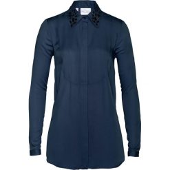 Długa bluzka z połyskującymi kamieniami bonprix ciemnoniebieski. Niebieskie bluzki longsleeves bonprix. Za 149,99 zł.