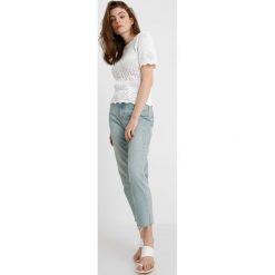 Bluzki, topy, tuniki: Topshop STITCHY SCALLOP TEE Tshirt z nadrukiem ivory