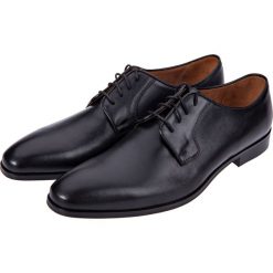 Buty Czarne Hartfield. Czarne buty wizytowe męskie LANCERTO, z bawełny, z otwartym noskiem. W wyprzedaży za 399,90 zł.
