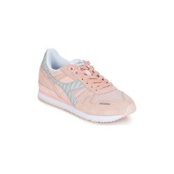 Buty Diadora TITAN II W. Różowe trampki i tenisówki damskie Diadora, bez wzorów, bez zapięcia. Za 199,50 zł.