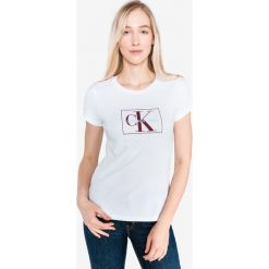 Calvin Klein Koszulka Biały. Białe koszulki damskie Calvin Klein, l, z nadrukiem, z bawełny, bez kołnierzyka. Za 257,95 zł.