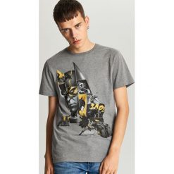 Koszulka Batman - Szary. Szare koszulki męskie Cropp, s, z motywem z bajki, bez kołnierzyka, bez rękawów. Za 59,99 zł.