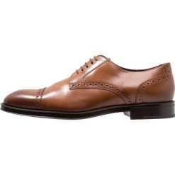 Azzaro SAGNIER Eleganckie buty cognac. Brązowe buty wizytowe męskie Azzaro, z materiału, na sznurówki. Za 629,00 zł.