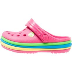 Crocs RAINBOW BAND Sandały kąpielowe paradise pink. Czarne sandały chłopięce marki Crocs, z materiału. Za 149,00 zł.