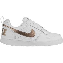 BUTY COURT BOROUGH LOW (GS). Trampki i tenisówki damskie Nike, bez wzorów, z gumy, bez zapięcia. W wyprzedaży za 149,99 zł.