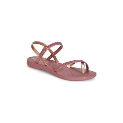Sandały Ipanema FASHION SANDAL VII. Różowe sandały damskie Ipanema, bez wzorów, bez obcasa, bez zapięcia. Za 119,00 zł.