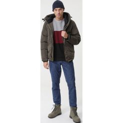 Ciemnozielona Kurtka Dunmow. Zielone kurtki męskie Born2be, na zimę, xxl, z aplikacjami. Za 329,99 zł.