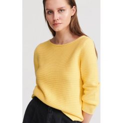 Sweter z waflowym splotem - Żółty. Żółte swetry damskie Reserved, s, bez wzorów, ze splotem, bez rękawów, bez kaptura. Za 59,99 zł.