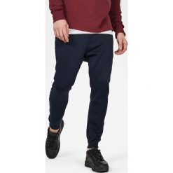 G-Star Raw - Spodnie. Szare spodnie męskie G-Star RAW, s, bez wzorów, z elastanu, retro. W wyprzedaży za 299,90 zł.