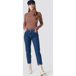 MANGO Luźne jeansy mom - Blue. Niebieskie spodnie z wysokim stanem Mango, z jeansu. Za 141,95 zł.