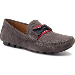 Mokasyny KAZAR - Maderas 39293-02-11 Grey. Szare mokasyny męskie Kazar, na co dzień, bez wzorów, ze skóry, bez zapięcia. W wyprzedaży za 249,00 zł.