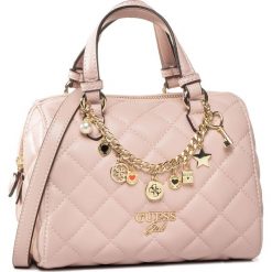 Torebka GUESS - HGSTA1 PU203 ROSE. Różowe torebki klasyczne damskie Guess, z aplikacjami, ze skóry ekologicznej, klasyczne, bez dodatków. Za 259,00 zł.