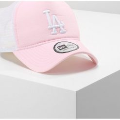 Czapki damskie: New Era WOMENS OXFORD TRUCKER Czapka z daszkiem rosa