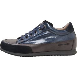 Candice Cooper ROCK SPORT Sneakersy niskie apache blu camoscio navy/base camoscio navy/tampanoto antracite navy. Niebieskie buty sportowe damskie marki Candice Cooper, bez wzorów, ze skóry, sportowe. Za 929,00 zł.