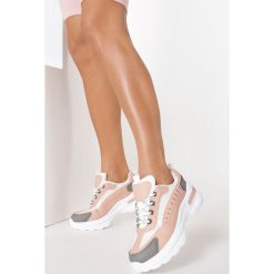 Różowe Sneakersy Castymes. Różowe sneakersy damskie Born2be. W wyprzedaży za 109,99 zł.