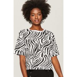 T-shirt we wzory - Biały. Białe t-shirty damskie Reserved, m. Za 29,99 zł.