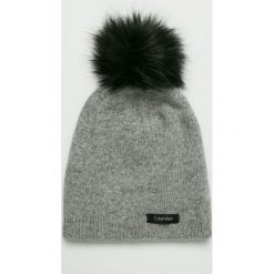 Calvin Klein - Czapka. Szare czapki damskie Calvin Klein, na zimę, z dzianiny. Za 179,90 zł.