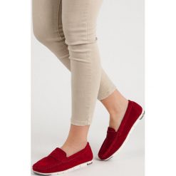 CZERWONE SKÓRZANE MOKASYNY. Czerwone mokasyny damskie FILIPPO. Za 159,90 zł.