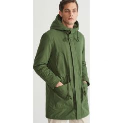 Kurtka parka z kapturem - Zielony. Zielone kurtki damskie Reserved, xl, bez wzorów, z kapturem. W wyprzedaży za 149,99 zł.