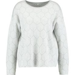 Swetry klasyczne damskie: Opus PEETJE HEXAGON Sweter iron grey melange