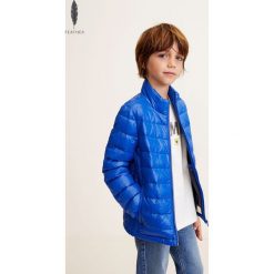 Mango Kids - Kurtka puchowa dziecięca Breeze 110-152 cm. Niebieskie kurtki chłopięce Mango Kids, bez wzorów, z tkaniny, krótkie, bez kaptura. W wyprzedaży za 89,90 zł.
