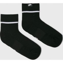 Nike Sportswear - Skarpetki (2-pack). Czarne skarpetki damskie marki Nike Sportswear, z elastanu. W wyprzedaży za 49,90 zł.