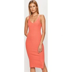 Vero Moda - Sukienka. Pomarańczowe sukienki damskie Vero Moda, na co dzień, s, bez wzorów, z poliesteru, casualowe, bez kołnierzyka, bez rękawów, mini, proste. Za 149,90 zł.