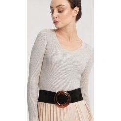 Khaki Bluzka Permanence. Brązowe bluzki damskie Renee, xl, bez wzorów, z dzianiny, bez kołnierzyka, z długim rękawem. Za 59,99 zł.