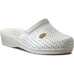 Klapki SCHOLL - Clog Back Guard F20002 1065 360 White. Białe klapki damskie Scholl, bez wzorów, ze skóry, bez obcasa, na obcasie. W wyprzedaży za 219,00 zł.