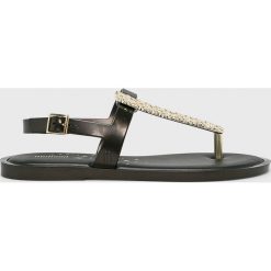 Melissa - Sandały Slim Sandal II. Czarne klapki damskie Melissa, bez wzorów, z materiału, bez obcasa, na obcasie. W wyprzedaży za 219,90 zł.
