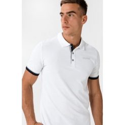 Guess Clancy Polo Koszulka Biały. Białe podkoszulki męskie Guess, xl, z aplikacjami, z bawełny, polo, z krótkim rękawem, krótkie. Za 206,95 zł.