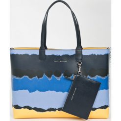 Tommy Hilfiger - Torebka. Szare torebki klasyczne damskie marki TOMMY HILFIGER, z materiału, duże. Za 539,90 zł.