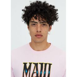 Zielona koszulka Maui and Sons. Różowe koszulki męskie Pull&Bear, m, bez wzorów, bez kołnierzyka, z krótkim rękawem, krótkie. Za 59,90 zł.