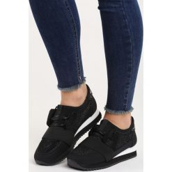 Czarne Buty Sportowe I'll Rise. Szare buty sportowe damskie marki Born2be. Za 89,99 zł.
