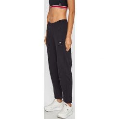 Calvin Klein Performance - Spodnie. Czarne spodnie damskie Calvin Klein Performance, s, bez wzorów, z bawełny. W wyprzedaży za 329,90 zł.