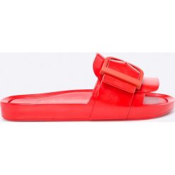 Melissa - Klapki Beach Slide IV. Czerwone klapki damskie Melissa, bez wzorów, z gumy, bez obcasa, na obcasie. W wyprzedaży za 159,90 zł.