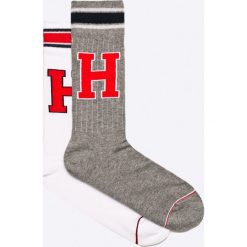Tommy Hilfiger - Skarpety TH Patch (2-pack). Szare skarpetki męskie TOMMY HILFIGER, bez wzorów, z elastanu. W wyprzedaży za 47,90 zł.