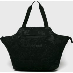 Desigual Sport - Torba. Czarne torebki damskie sportowe Desigual Sport, bez wzorów, z poliesteru, sportowe, na ramię, bez dodatków. W wyprzedaży za 179,90 zł.