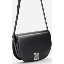 Torebka saddle bag - Czarny. Czarne torebki klasyczne damskie Reserved, bez wzorów, bez dodatków. Za 129,99 zł.