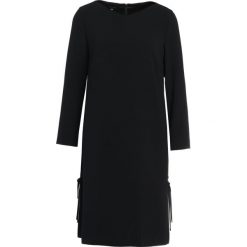 Escada DAVYA Sukienka koktajlowa black. Czarne sukienki koktajlowe Escada, z materiału. W wyprzedaży za 1007,60 zł.