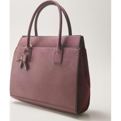 Torba typu tote bag z brelokiem - Bordowy. Czerwone torebki klasyczne damskie marki House, z breloczkiem. Za 69,99 zł.