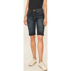 Tommy Hilfiger - Szorty jeansowe Venice. Niebieskie szorty damskie TOMMY HILFIGER, z aplikacjami, z elastanu, casualowe. Za 399,90 zł.