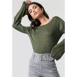 Rut&Circle Sweter z dekoltem na plecach Vanessa - Green. Zielone swetry damskie marki Rut&Circle, bez wzorów, z dzianiny, bez rękawów, długie, bez kaptura. Za 80,95 zł.