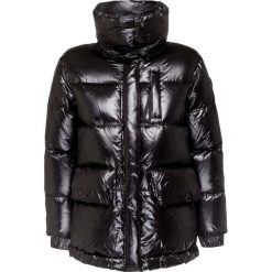 Kurtka puchowa WOOLRICH W'S ALQUIPPA. Czarne kurtki damskie Woolrich, s, z aplikacjami, z nylonu, bez kaptura. Za 3080,00 zł.