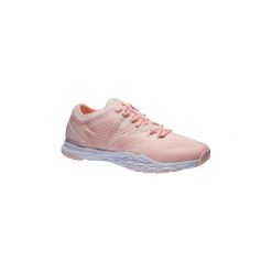Buty fitness kardio 900 damskie. Różowe buty sportowe damskie DOMYOS, bez wzorów, z poliesteru, na fitness i siłownię. Za 159,99 zł.