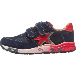 Sneakersy "Brayan" w kolorze granantowo-czerwonym. Czerwone trampki chłopięce marki Naturino, z aplikacjami, z materiału. W wyprzedaży za 172,95 zł.