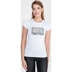 Armani Exchange Koszulka Biały. Białe koszulki damskie Armani Exchange, m, z aplikacjami, z bawełny, bez kołnierzyka. Za 292,95 zł.