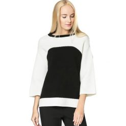 Swetry klasyczne damskie: Sweter w kolorze czarno-białym