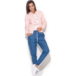 Różowa Lekka Dzianinowa Kurtka ze Stójką. Różowe kurtki damskie KATRUS, xl, bez wzorów, z elastanu, bez kaptura. Za 135,90 zł.